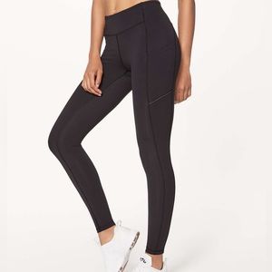 Lululemon black women’s leggings with pockets Size 4
